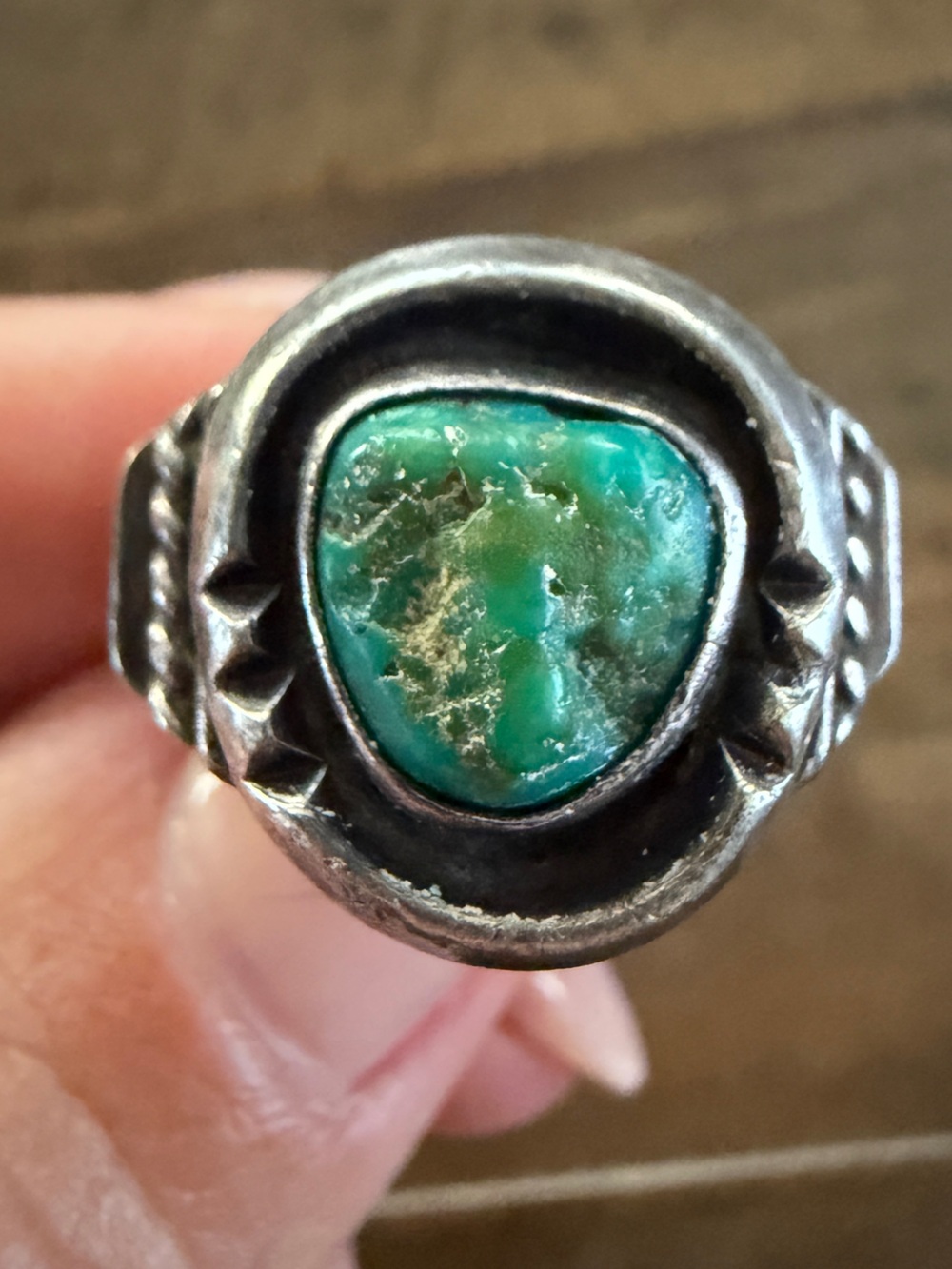 Vintage Native Navajo Handmade Sterling Silver Green Turquoise Ring size 6